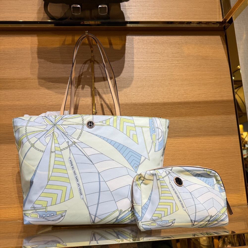 Bundle‼️Tory Burch Nylon Printed Tote 180306 & Nylon Printed Cosmetic Case 18011